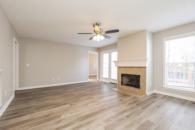 Building Photo - 721 Shandale Dr