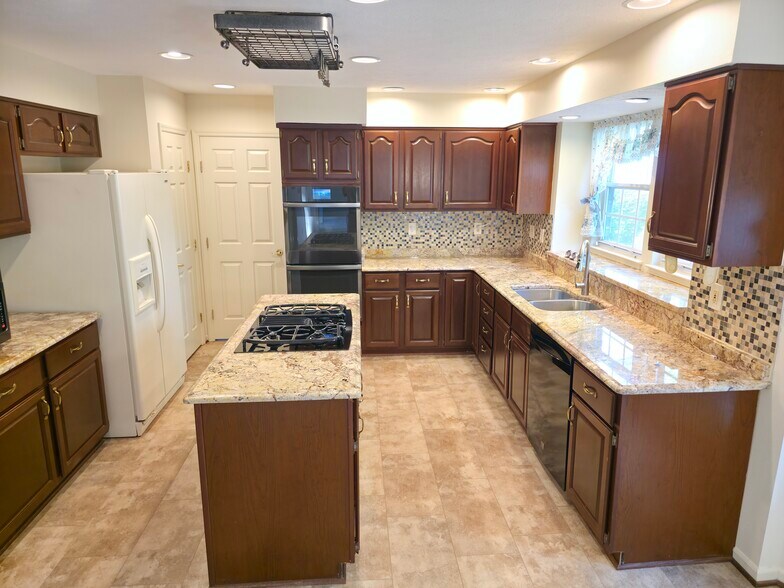 Building Photo - 15803 Lautrec Ct