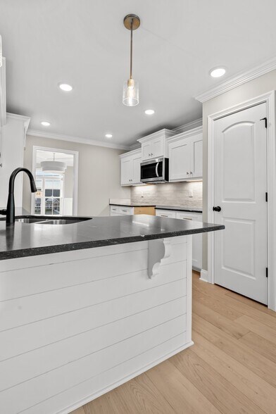 Building Photo - 1113 Joe Martin Ln