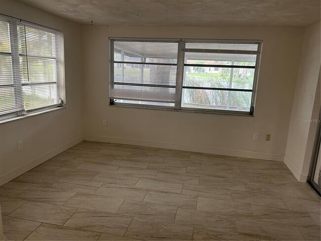 Building Photo - 3551 Landale Dr