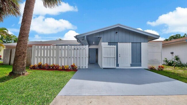 Building Photo - 8867 Sunset Dr