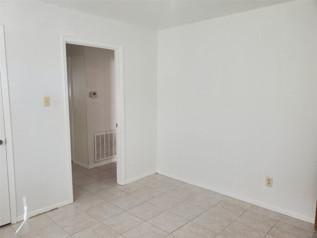 Building Photo - 15051 Woodforest Blvd