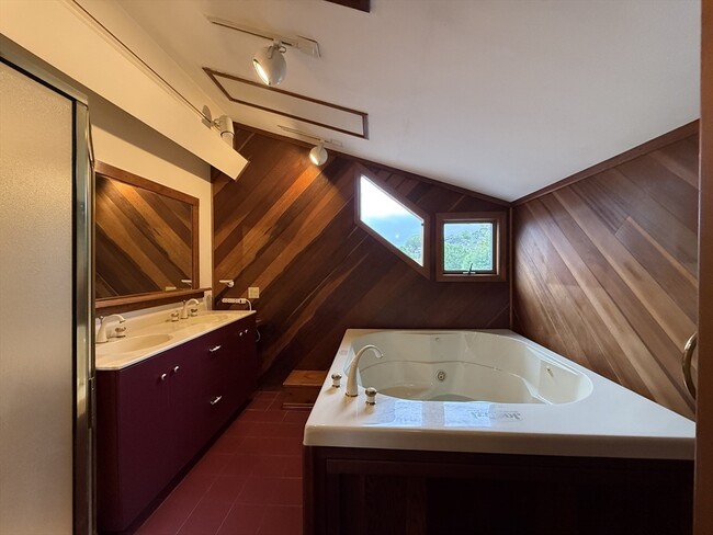 Building Photo - 5 Cedar Hill Terrace