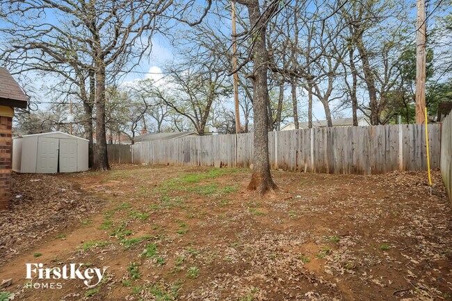 Building Photo - 4817 Crest Drive
