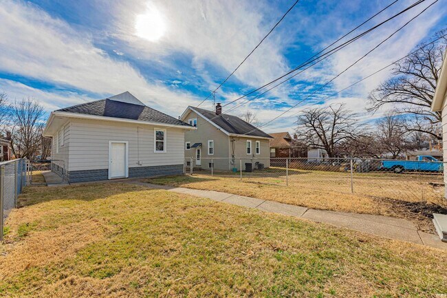 Building Photo - 2727 Austin Ave