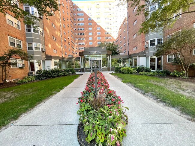 Building Photo - 4950 N Marine Dr
