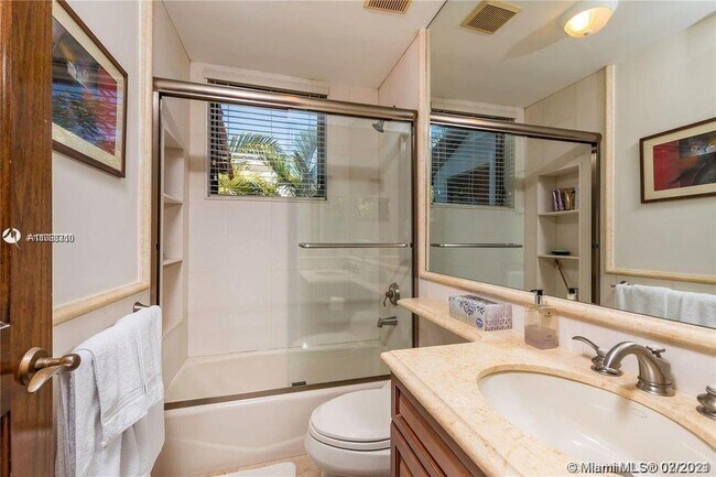 Building Photo - 181 Harbor Dr