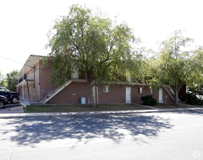 Primary Photo - 720 Dayton St