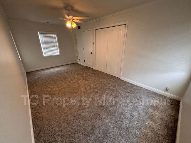 Building Photo - 1619 2nd Ave N