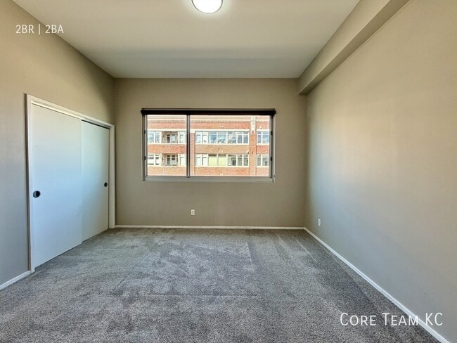 Building Photo - 2903 Gillham Rd