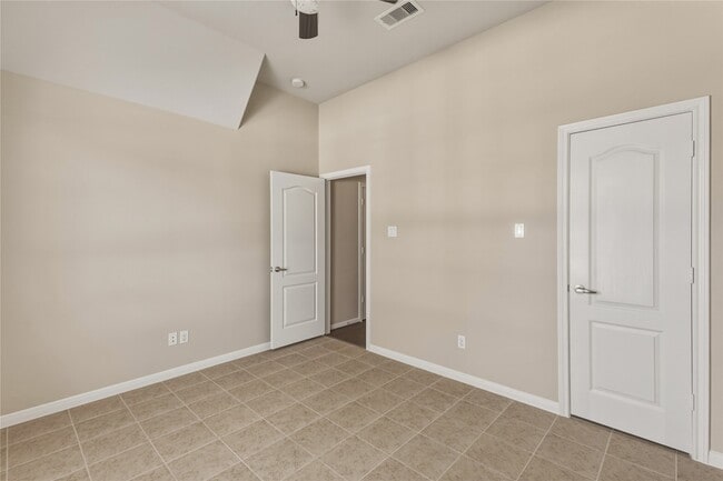 Building Photo - 10906 Angel Lake Dr