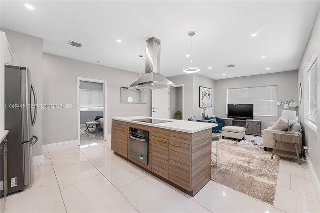 Building Photo - 2227 Cody St