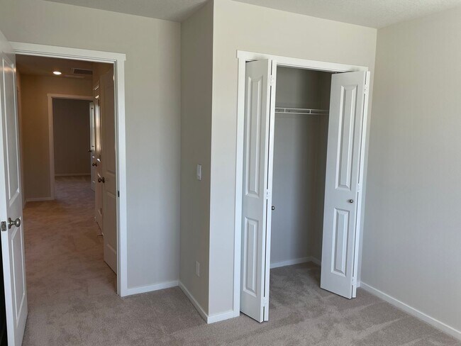 Building Photo - HALF OFF FIRST MONTHS RENT 3 Bed 2.5 Bath ...