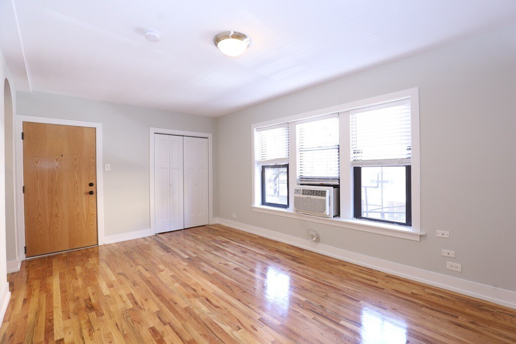 Building Photo - 553 W Arlington Pl