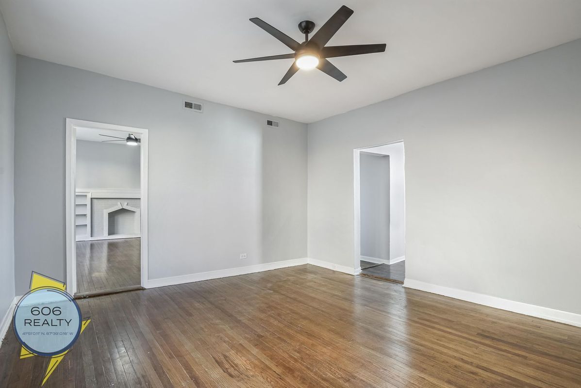 Building Photo - 1022 E Hyde Park Blvd