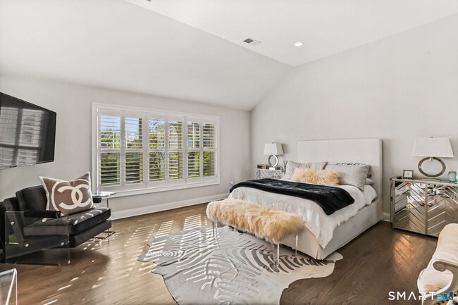 Building Photo - 228 Eastlawn St