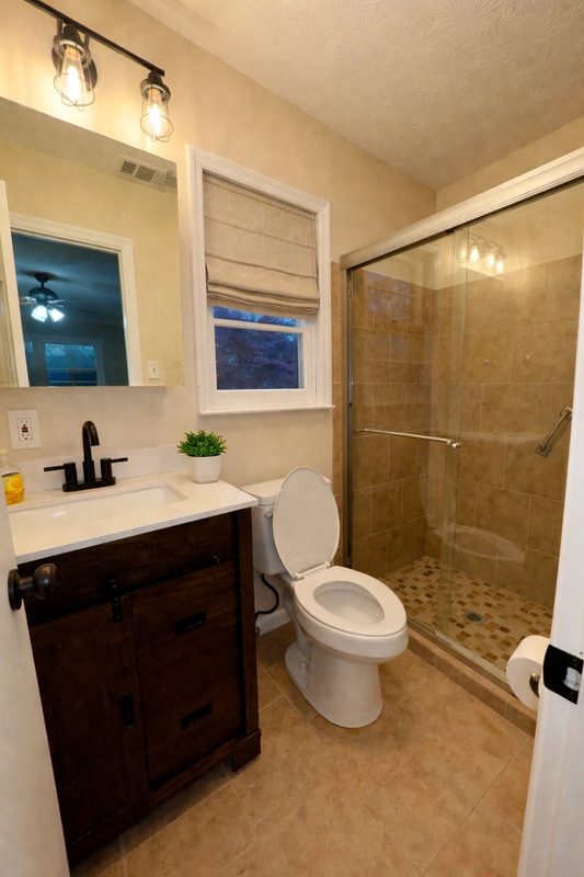 Building Photo - 606 Viewpoint Dr