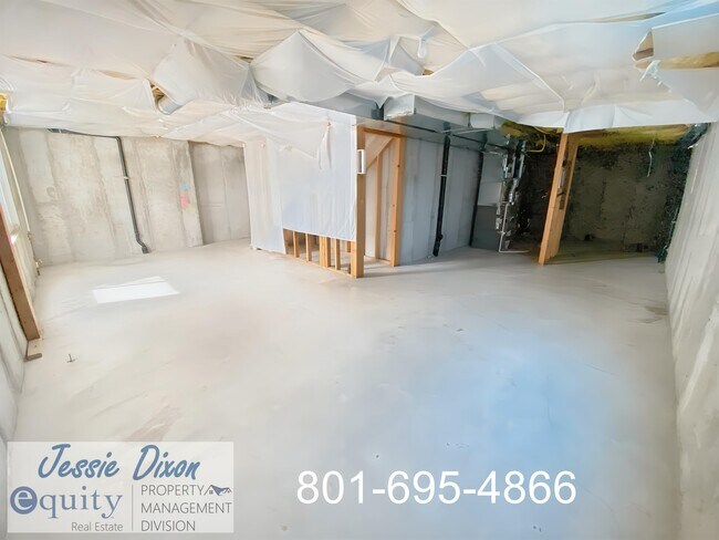 Building Photo - 910 James Cir