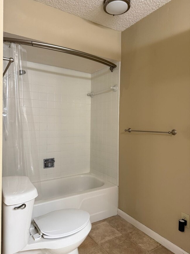 Building Photo - 10 Hampshire Cir