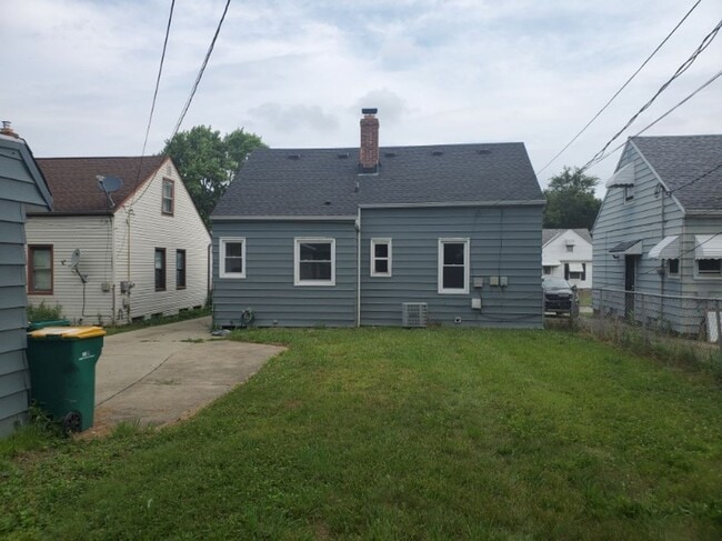 Building Photo - 16108 Edgewood Ave