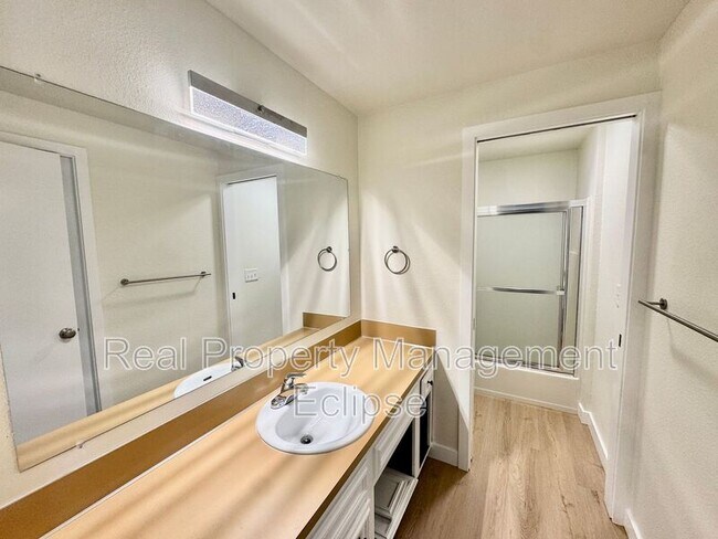 Building Photo - 17319 Stone Ct N
