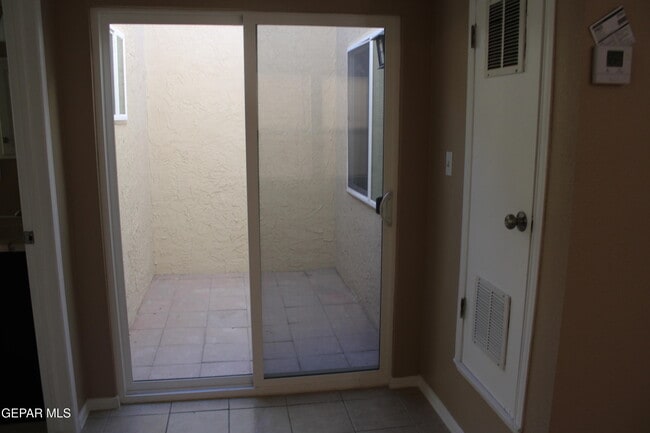 Building Photo - 3120 Voss Dr