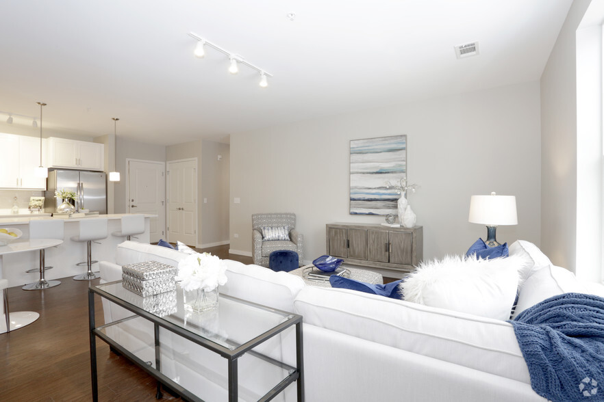 1 Bed+Den - Living Room - 320 N Ellsworth Street