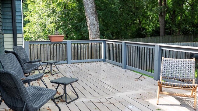 Building Photo - 1021 Lawton Ave SW