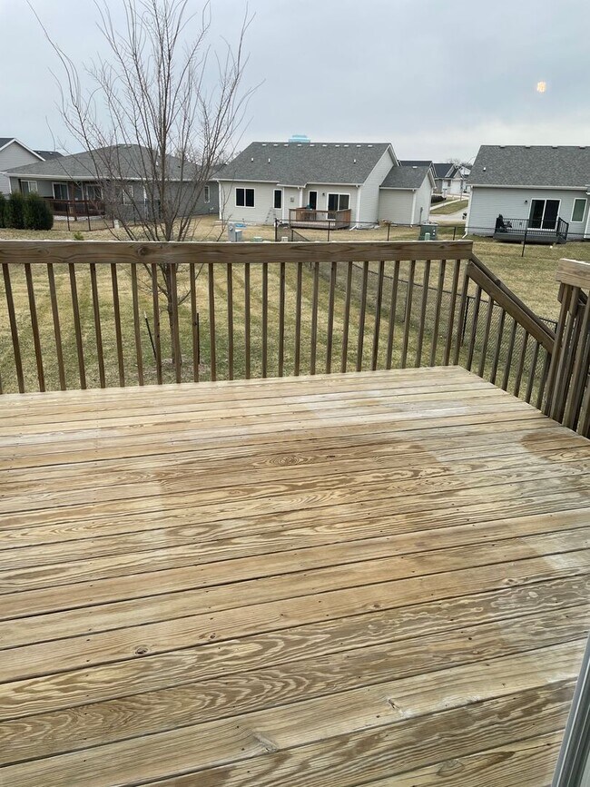 Building Photo - Beautiful newer home in West Des Moines - Waukee School Dist!