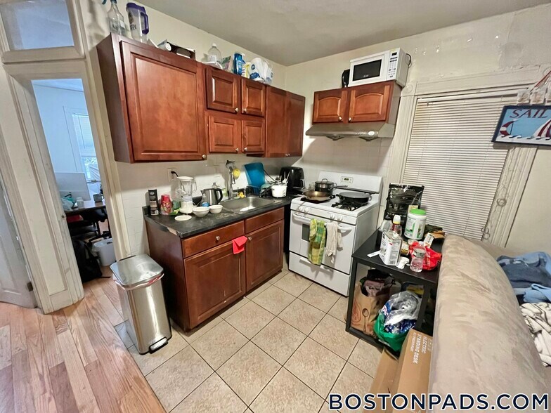 Building Photo - 3 Warwick St