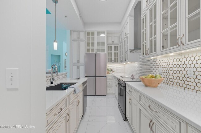 Building Photo - 200 Ocean Crest Dr