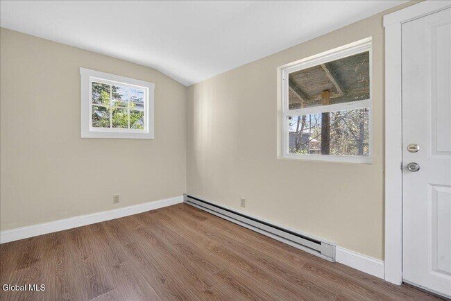 Building Photo - 204 Saratoga Ave