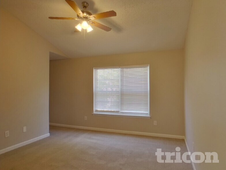 Building Photo - 151 Prity Ct