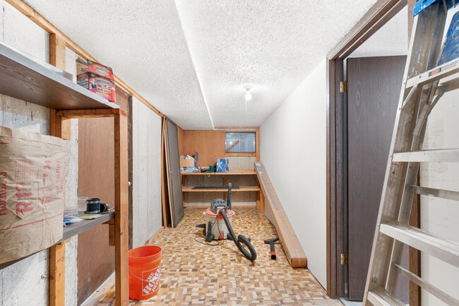 Building Photo - 15128 Quail Hollow Dr