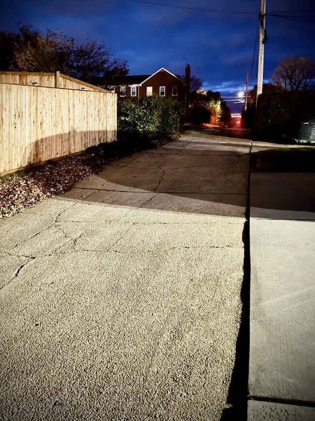 Building Photo - 8542 Pleasant Plains Rd