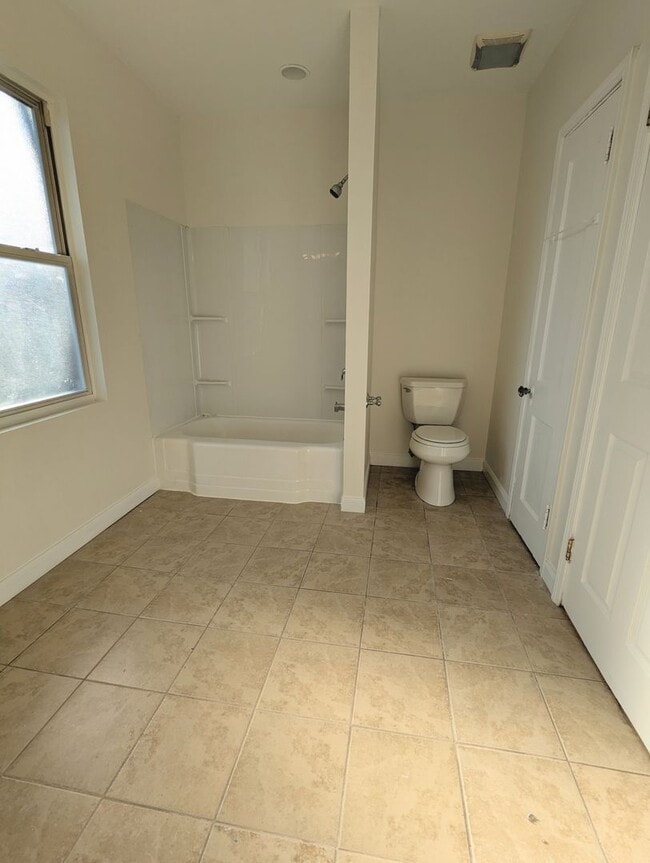 Building Photo - bot3705