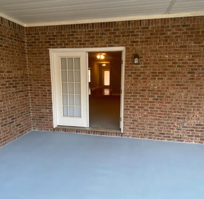 Building Photo - 7888 Park Pl Dr S