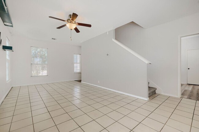 Building Photo - 5635 Midcrown Dr