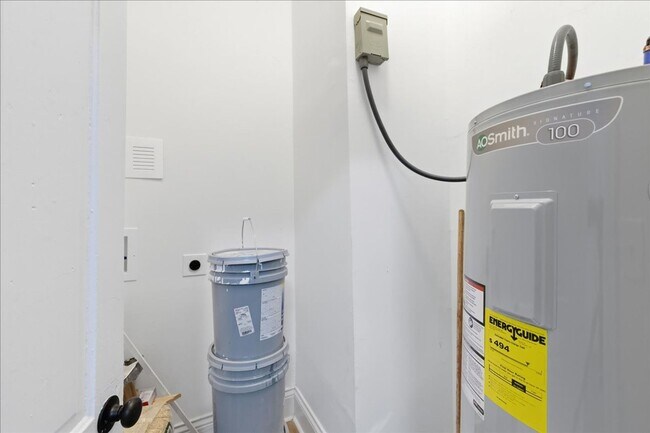 Building Photo - 423 Mt Vernon Ave