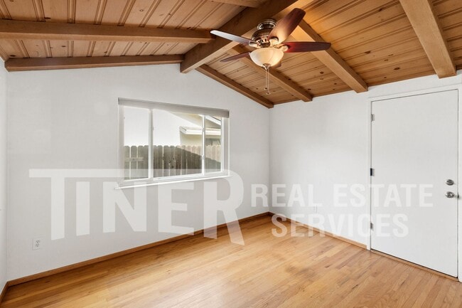 Building Photo - 8665 Everglade Dr