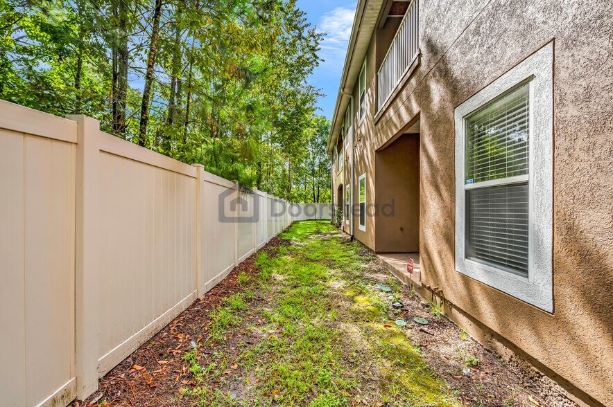 Building Photo - 7920 Merrill Rd