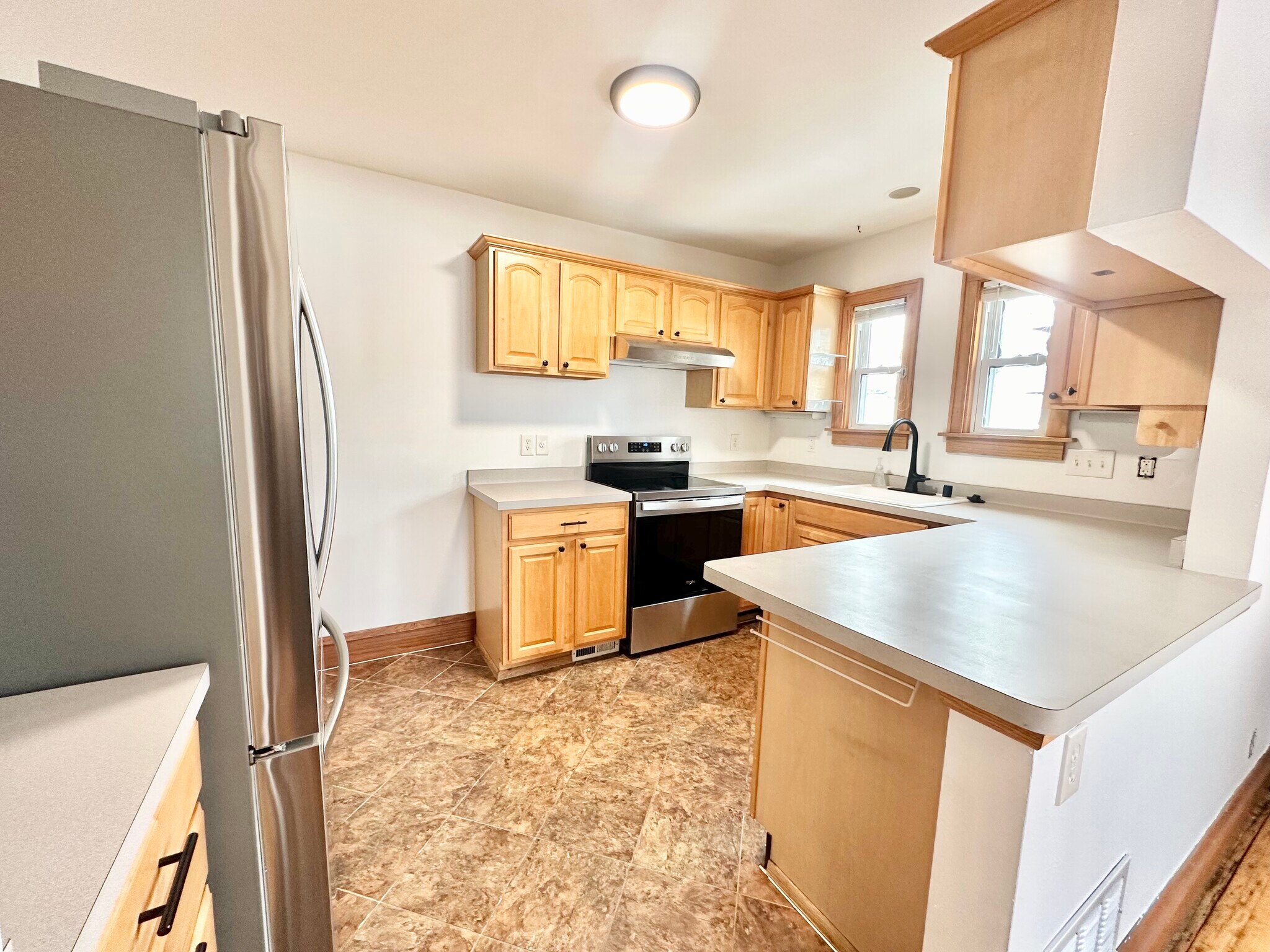 Building Photo - 7705 W Rogers St