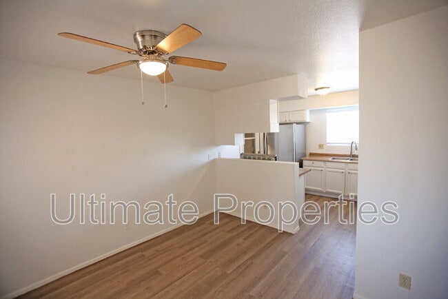 Building Photo - 707 N 95th Dr