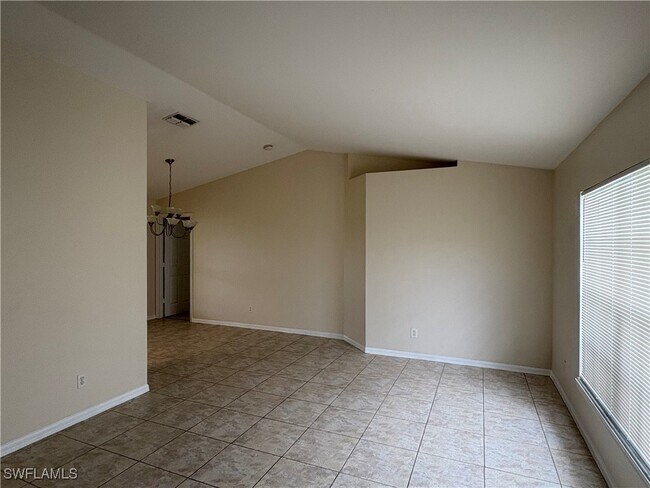 Building Photo - 401 SW 41st St