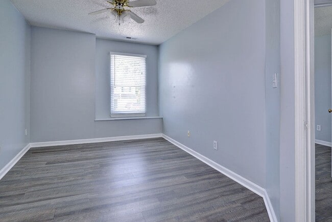 Building Photo - Well Maintained Coventry Home