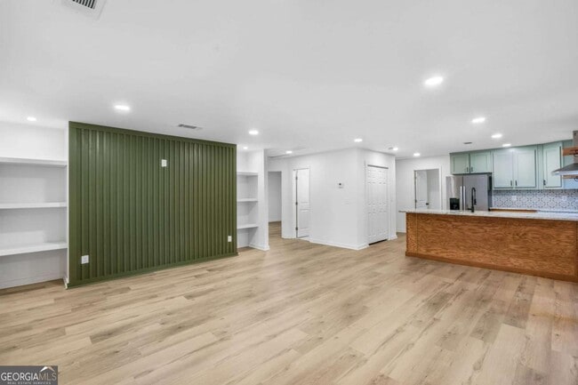 Building Photo - 408 E Marable St