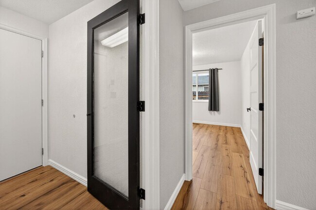 Building Photo - 1517 Westfield Way