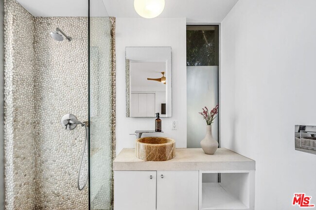 Building Photo - 25102 Malibu Rd