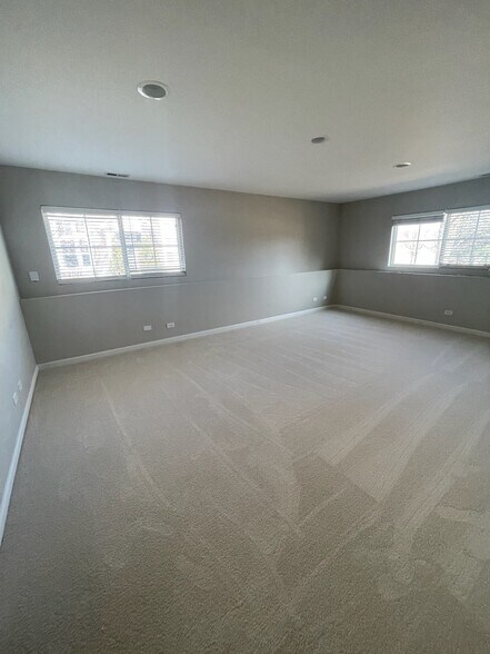 Building Photo - 603 Grosvenor Ln