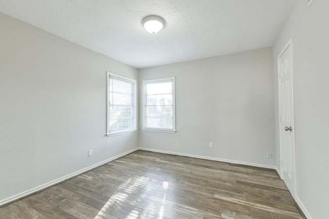 Building Photo - 1206 Houston Ave